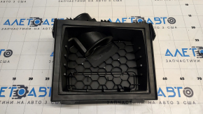 Lincoln MKZ 13-16 2.0T Air Filter Housing Upper Cover Without Sensor, Scratches