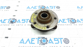 Rear right hub Porsche Macan 15-18 rusty