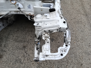 Front left quarter Porsche Macan 15-18 on the body, white