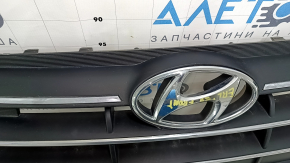 Radiator grill assembly Hyundai Elantra AD 19-20 with emblem without radar, sand, broken fasteners, broken fasteners