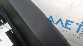 Rear pillar trim lower left Hyundai Elantra AD 17-20 black, broken mount, scratches, plastic turned white