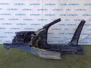 Front right quarter Mercedes W213 E 17-23 on the body, blue
