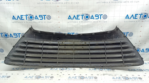 Front bumper grille Toyota Camry v55 15-17 usa LE, dents, non-standard holes, broken fasteners