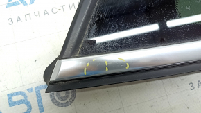 Window blind glass rear right BMW X5 G05 19-23 with chrome molding, scratches