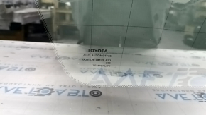 Rear left blind window glass Toyota Sienna 21-25 with chrome molding without curtain