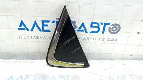 Plug triangle wing front left Toyota Sienna 21-25 with chrome molding, scratches