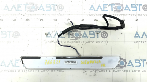 Door sill trim front right outer Toyota Sienna 21-25 chrome with backlight, scratches