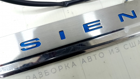 Door sill trim front left outer Toyota Sienna 21-25 chrome with backlight, scratches