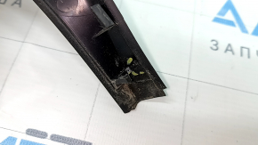 Left wiper grille seal Toyota Sienna 21-25 broken mount