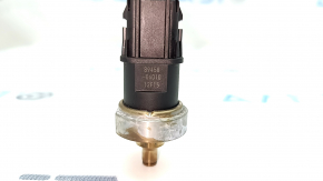 Fuel pressure sensor Toyota Sienna 21-25 on the fuel rail, high