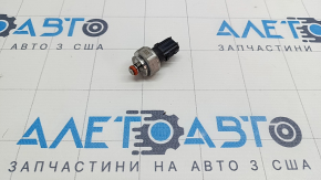 Fuel pressure sensor Toyota Sienna 21-25 on the fuel rail, low