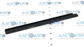 Glass seal inside front left door Toyota Sienna 21-25