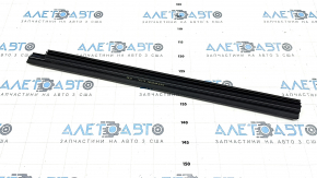 Glass seal inside front right door Toyota Sienna 21-25