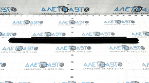 Glass seal inside rear left door Toyota Sienna 21-25