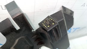 Left radiator deflector Toyota Sienna 21-24 broken latch