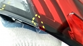 Light outer wing right Toyota Highlander 20-25 LED, no bulbs, broken glass, cracked housing