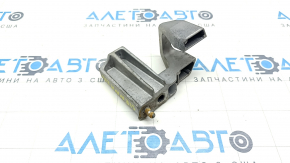 Fuel Rail Bracket Toyota Sienna 23-25