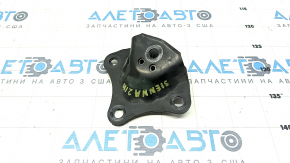 Rear shock absorber bracket left Toyota Sienna 21-25 upper