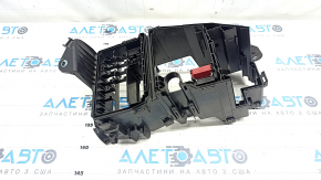 Fuse box housing underhood Toyota Sienna 21-25