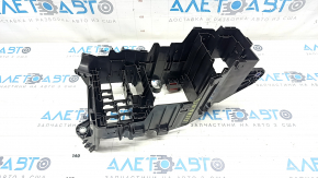 Fuse box housing underhood Toyota Sienna 21-25
