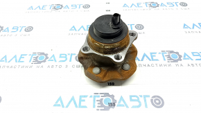 Rear right hub Toyota Sienna 21-25 FWD