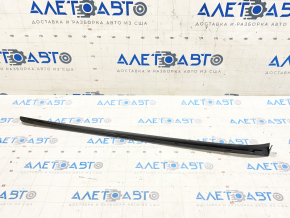 Windshield molding left Audi Q7 16-