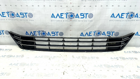 Front Bumper Center Grille VW Passat b8 16-19 USA R-Line, Scratches