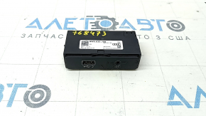 USB HUB AUX Audi Q5 80A 18-24 paint peeled off