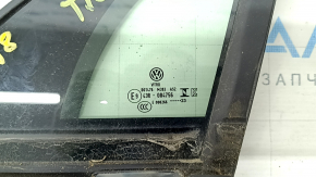 Glass door triangle front left VW Tiguan 18-24 broken fastening