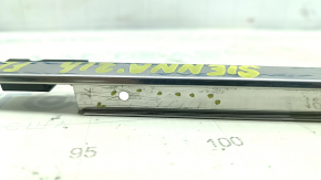 Upper door molding front left Toyota Sienna 21-24 chrome, scratches, dented