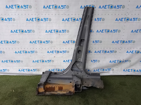 The central right body pillar of Mercedes GLS-class X166 13-19 is sawn off