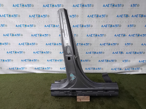 The central right body pillar of Mercedes GLS-class X166 13-19 is sawn off
