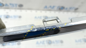 Rear bumper molding left VW Tiguan 18-24 chrome, cracks, dent