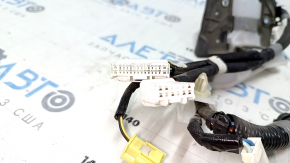 Wiring front right door Toyota Prius V 12-17