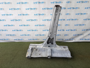 The central right body pillar of Toyota Sienna 21-24 is sawn off