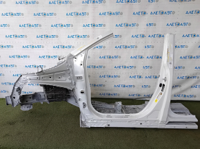 Front left quarter Toyota Sienna 21-24