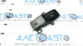 Rear right muffler bracket Volvo XC60 18-23