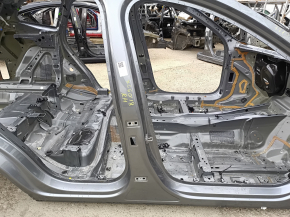 Body pillar central right Volvo XC60 18-23