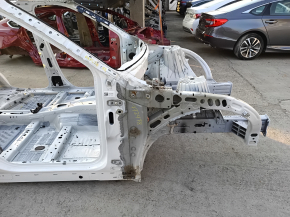 Front right quarter Ford Explorer 20-20
