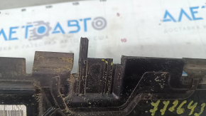 Right radiator deflector Audi Q7 16-19 3.0T large, broken mount