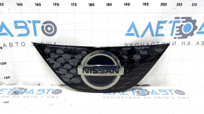 Nissan Rogue Sport 17-17 Radiator Grille Emblem for Distronic, Air