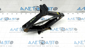 Volvo XC40 19-25 jack rusty