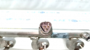 Fuel rail Volvo XC40 19-22 with sensor