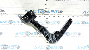 Lower Front Left Wing Bracket Volvo XC40 19-25
