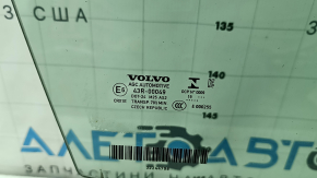 Glass of the front right door Volvo XC40 19-25 scratch