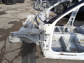 Quarter front left Volvo XC40 19-25