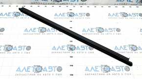 Glass seal inner front right Volvo XC40 19-25