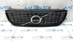 Radiator grill with Volvo XC40 19-22 badge under the camera, R-Design