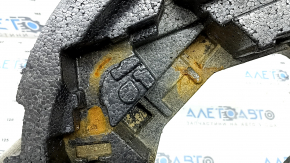 Foam plastic under the tool Volvo XC40 19-25 under the spare tire, traces of rust