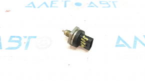 Fuel pressure sensor Mercedes C-class W205 300/350e/350h/400/43/63 15-21 on the fuel rail